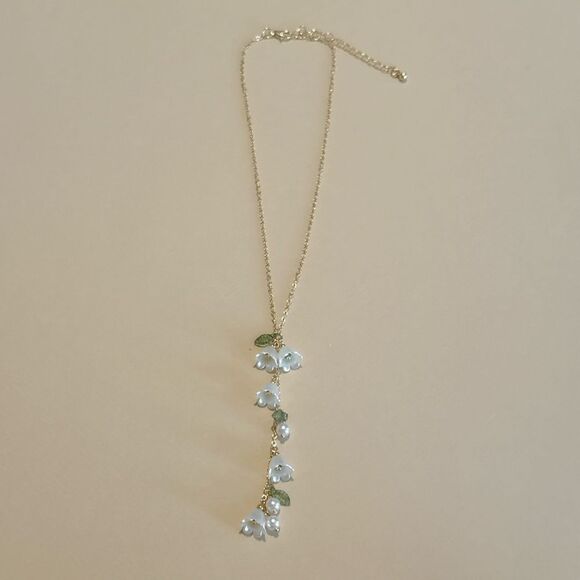 Elegant Floral Pearl Necklace S886 - Picture 4 of 6